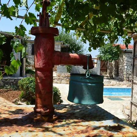 Three Sisters, Absolutely Unique Stone Houses, 200 M From The Villa