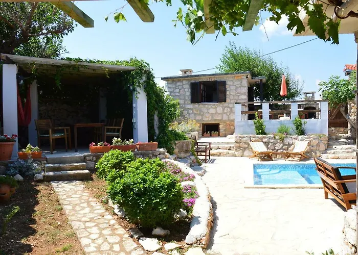 Βίλα Three Sisters, Absolutely Unique Stone Houses, 200 M From The Rudine (Dobrinj)