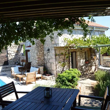 Three Sisters, Absolutely Unique Stone Houses, 200 M From The