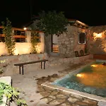 Three Sisters, Absolutely Unique Stone Houses, 200 M From The Villa Rudine