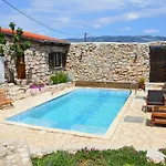 Three Sisters, Absolutely Unique Stone Houses, 200 M From The