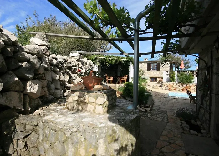 Three Sisters, Absolutely Unique Stone Houses, 200 M From The Villa *