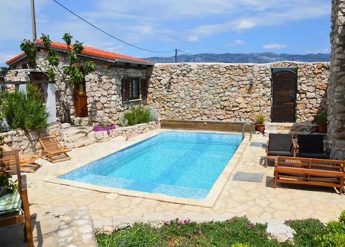 Three Sisters, Absolutely Unique Stone Houses, 200 M From The